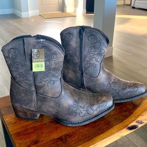 NWT Roper Brown Cowgirl Boots